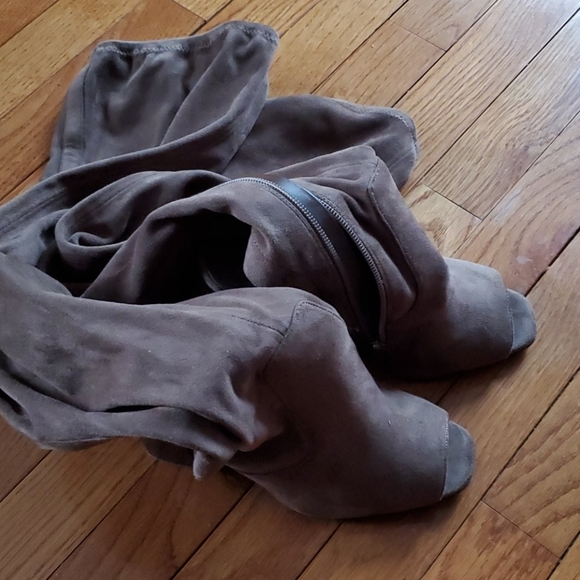 Thigh high boots - Picture 2 of 5